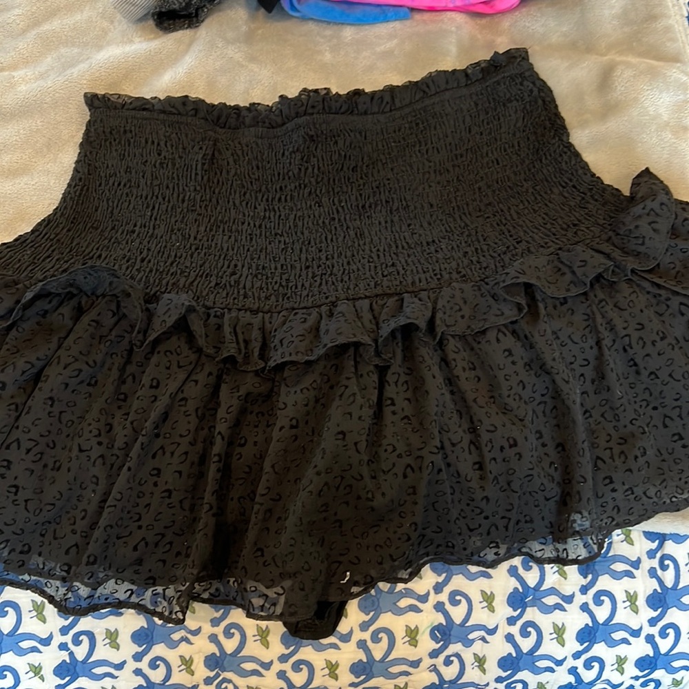 black skirt